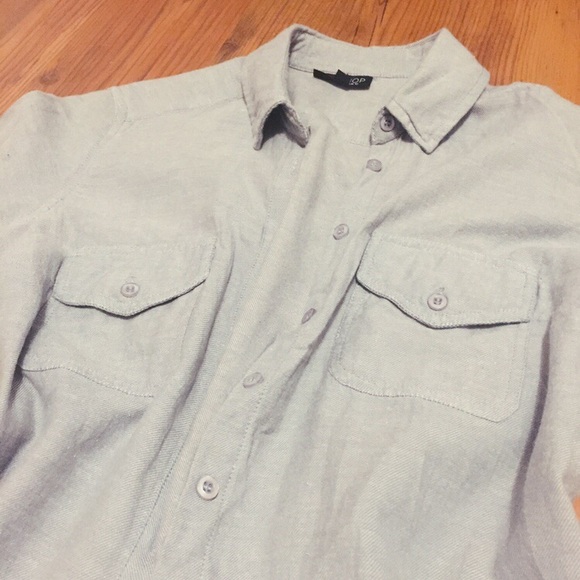 topshop grey button up top! ✨ - Picture 3 of 4